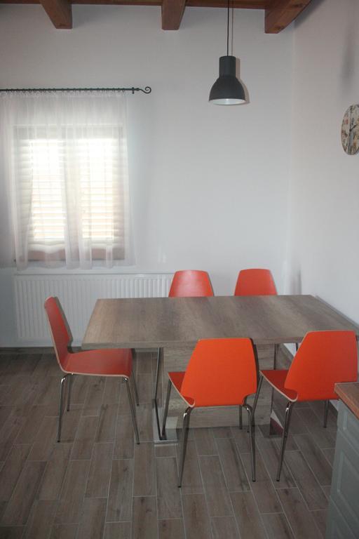 Malomko Apartman Zsira Exterior photo