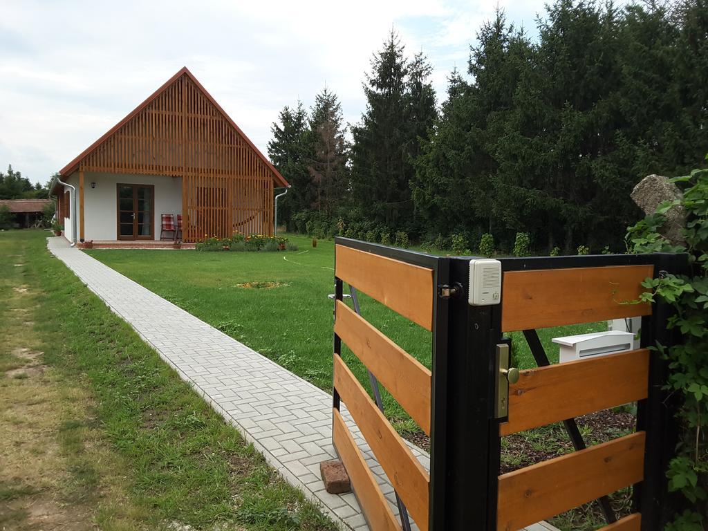 Malomko Apartman Zsira Exterior photo